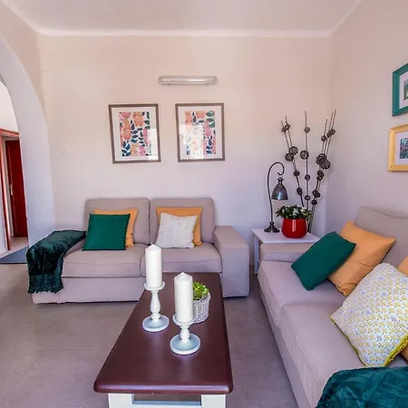 בית נופש Casa Adelina *